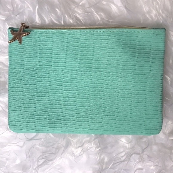 𝅺IPSY Makeup Bag | Summer Vacay - Picture 2 of 4